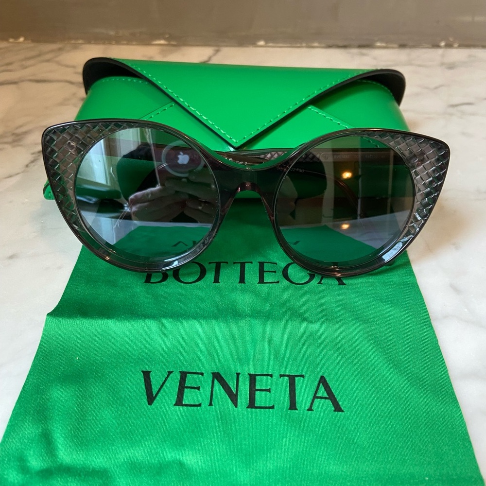 Bottega Veneta Black Oversized Sunglasses with Chunky Frame